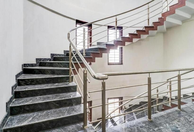 Отель Oyo Pool Villa Premium Home Stay Mysore