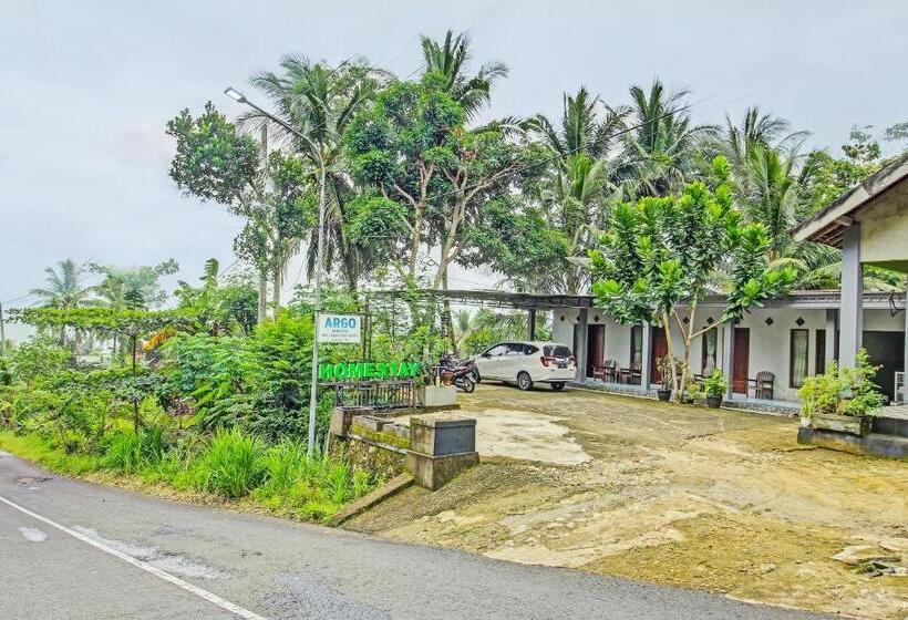 ホテル Spot On 92264 Argo Homestay