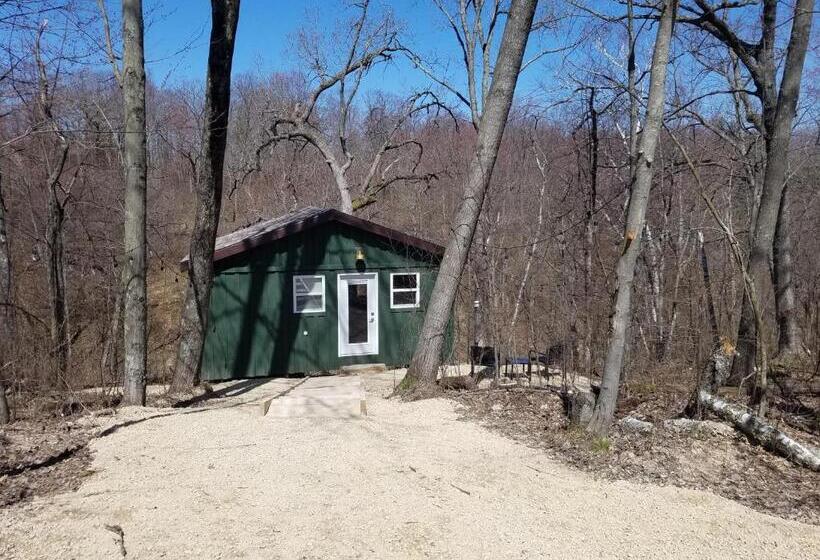 بنسيون Emerald Little Lodge