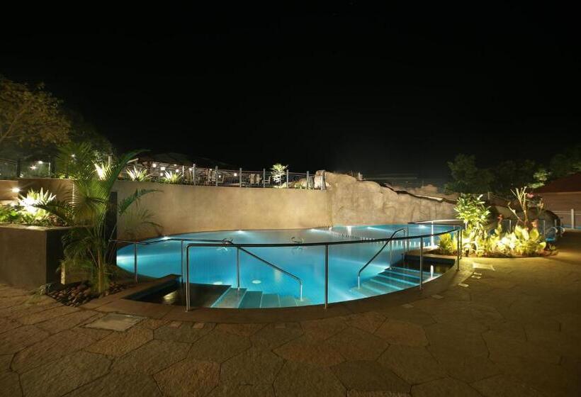 منتجع Club Mahindra Assonora