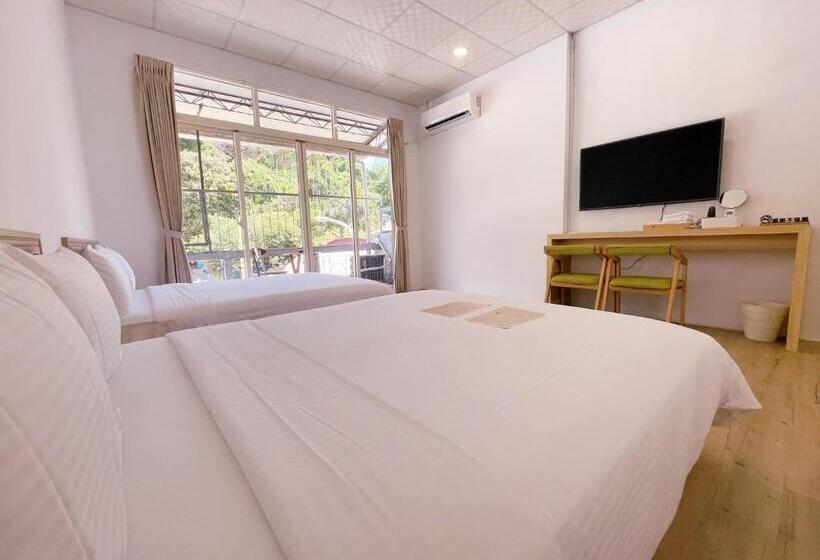 تختخواب و صبحانه Travel Life 源旅生活民宿