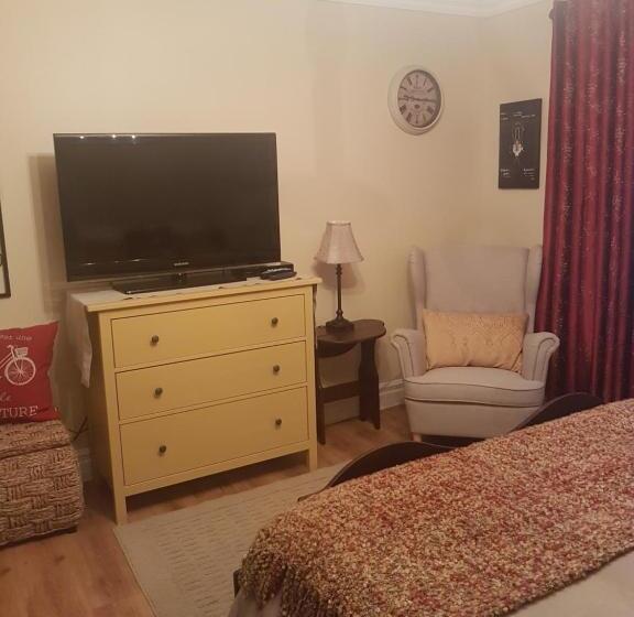 مبيت وإفطار Trinity Guest House