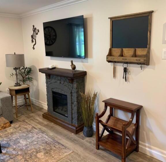 مبيت وإفطار Trinity Guest House