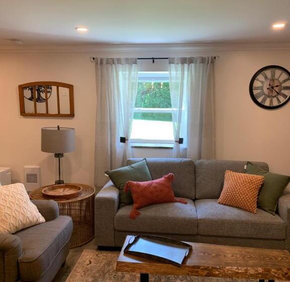 مبيت وإفطار Trinity Guest House