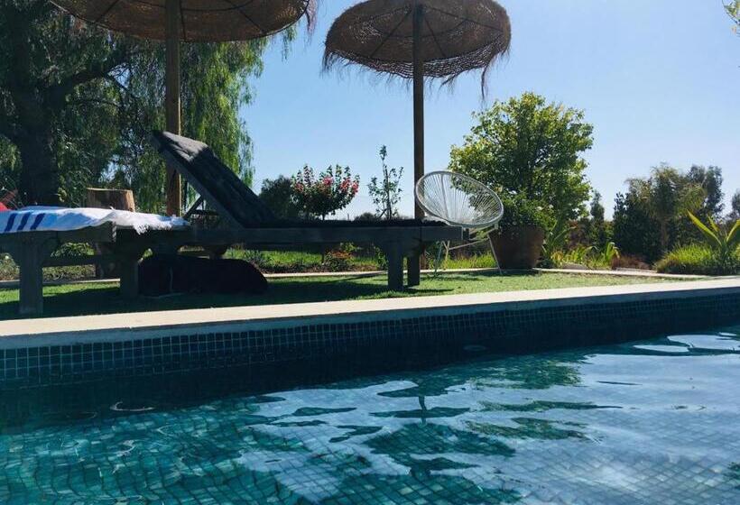 تختخواب و صبحانه Villa Entre Mer Et Montagne