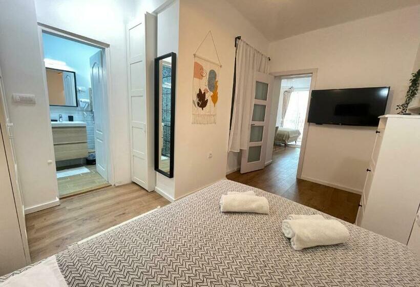 پانسیون Apartment 42   City Center