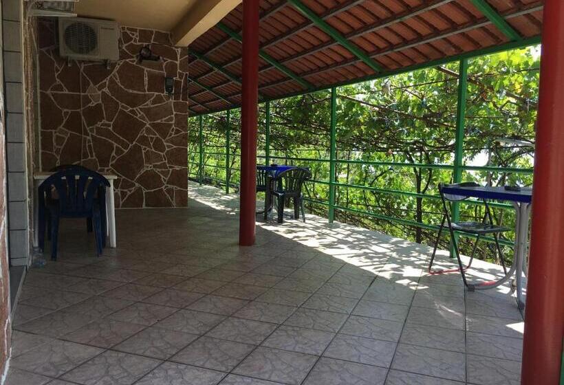 پانسیون Romeo’s Guest House 2