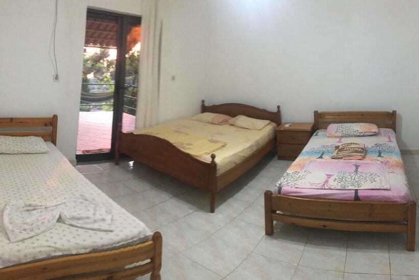 پانسیون Romeo’s Guest House 2