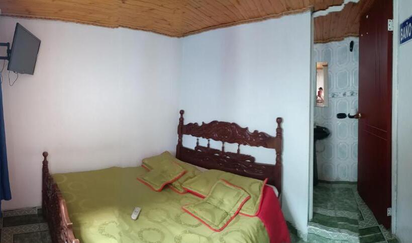호스텔 Hospedaje Puerta Al Lago