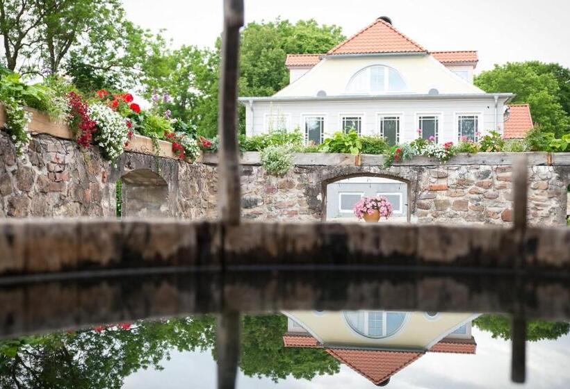 Botique & Spa Hotel Berkenes Manor