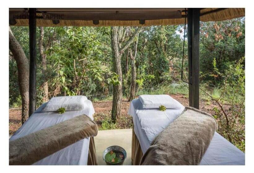 فندق Ndlovu Safari Lodge