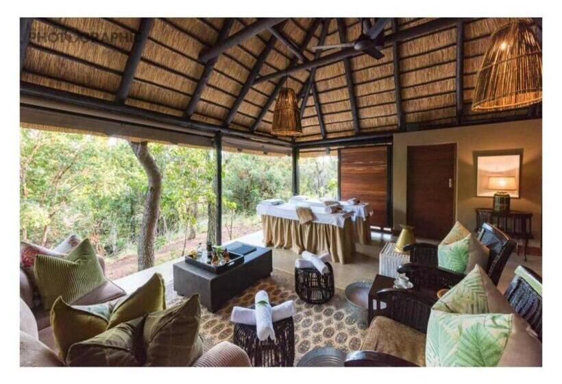 فندق Ndlovu Safari Lodge