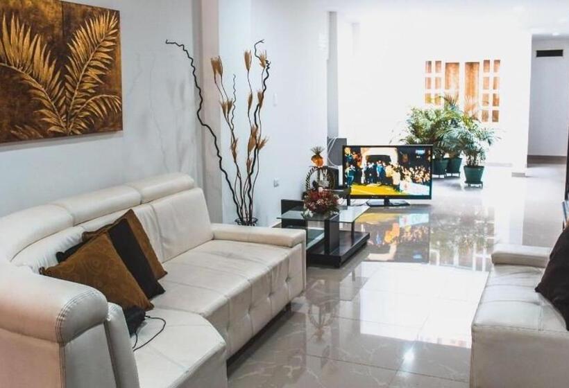 هتل Palms Central