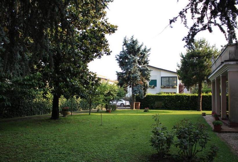 بنسيون Appartamento Degli Alfieri
