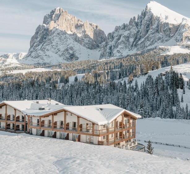 Отель Brunelle Seiser Alm Lodge
