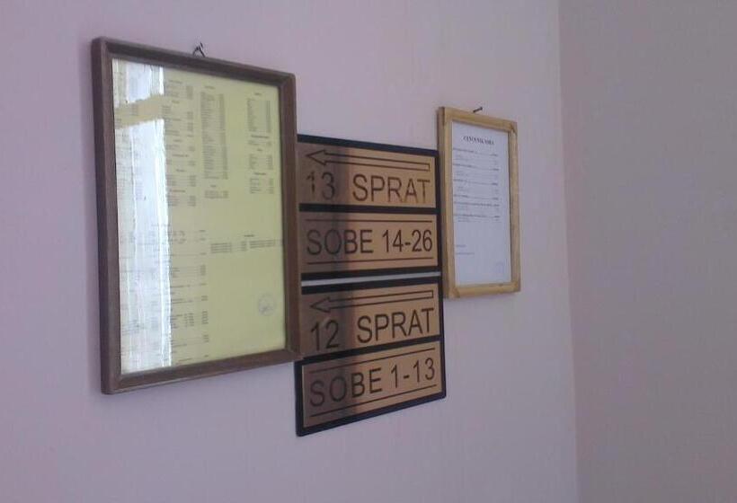 هتل Konaciste Trstenik