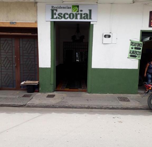 هتل Residencias Escorial