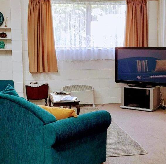 פנסיון Park View  Home Away From Home