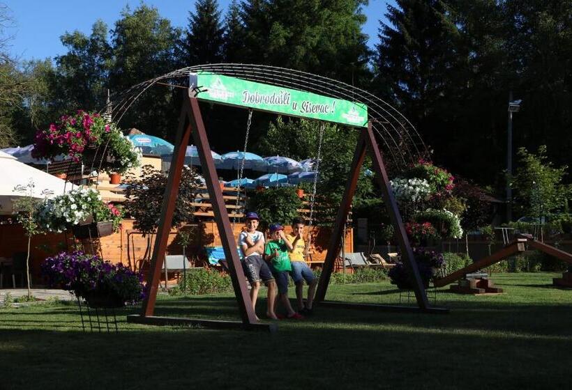 استراحتگاه Cuki Residence