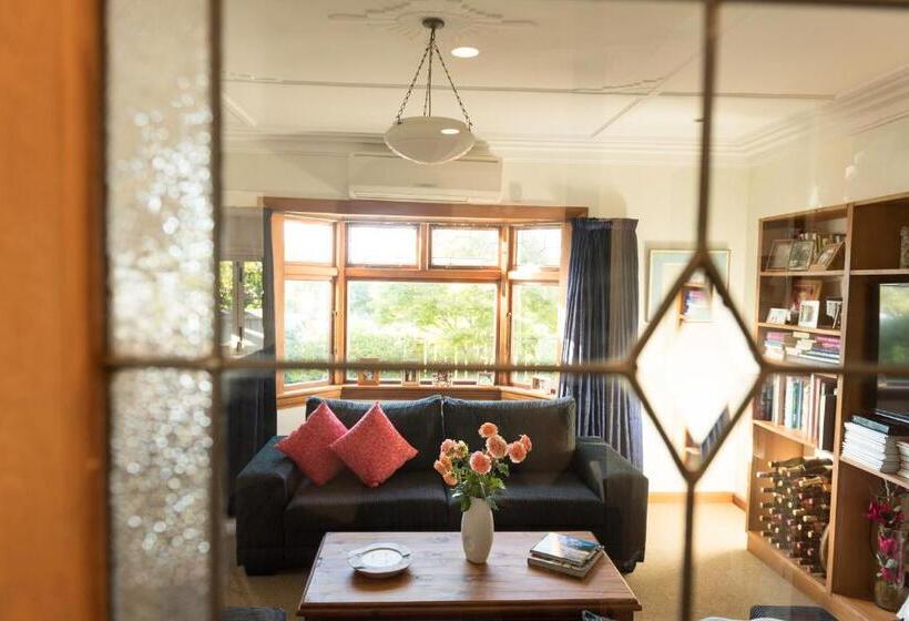 Riverside B & B