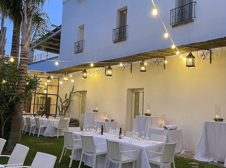 تختخواب و صبحانه Masseria Messapia Wine Resort & Spa