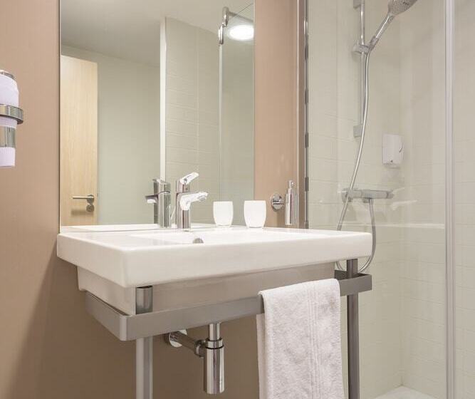 ホテル Akena City Reims Bezannes