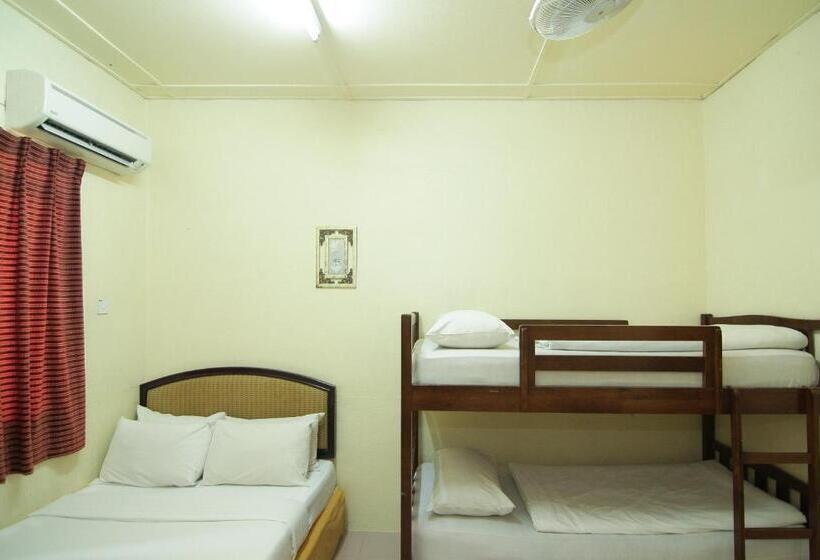 בית מלון כפרי Anggerik Lodging