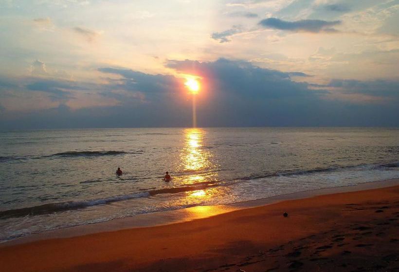 Отель Ocean Ripples Resort