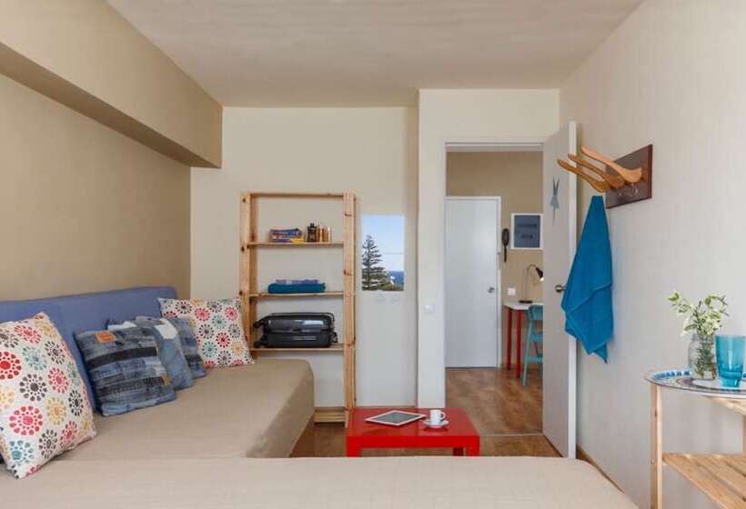 هتل Stay Rhodes Hostel & Bar