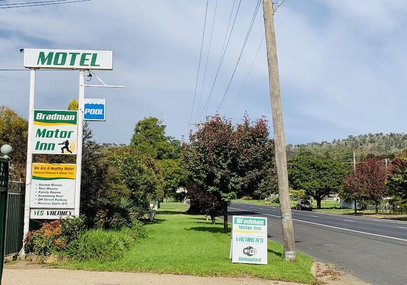 Мотель Bradman Motor Inn