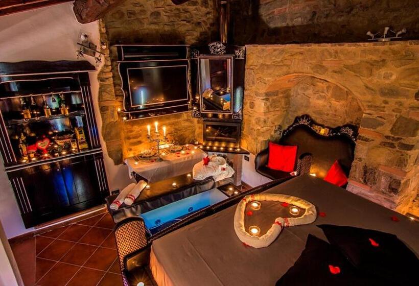 ホテル Agriturismo La Camporena