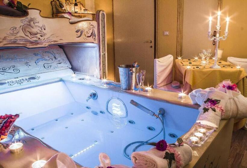 ホテル Agriturismo La Camporena