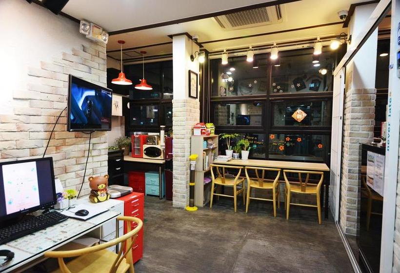 ペンション Y S House Hostel