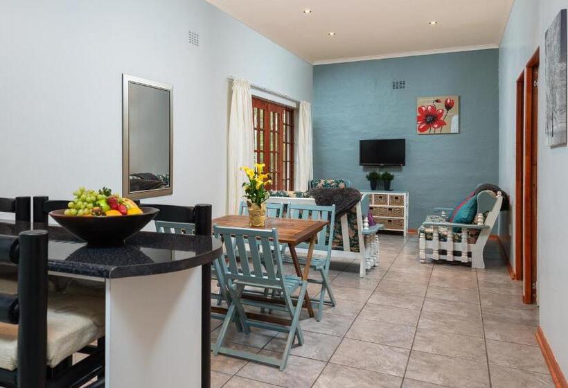פנסיון Zesty Guesthouse