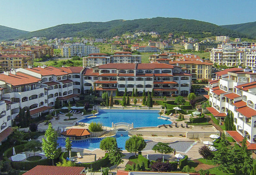 Casa Real Resort