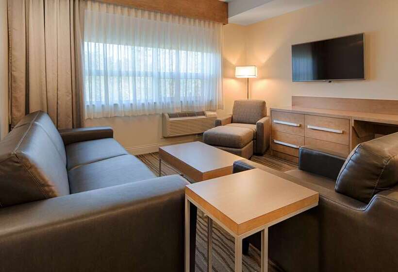 فندق Best Western Plus Sawridge Suites