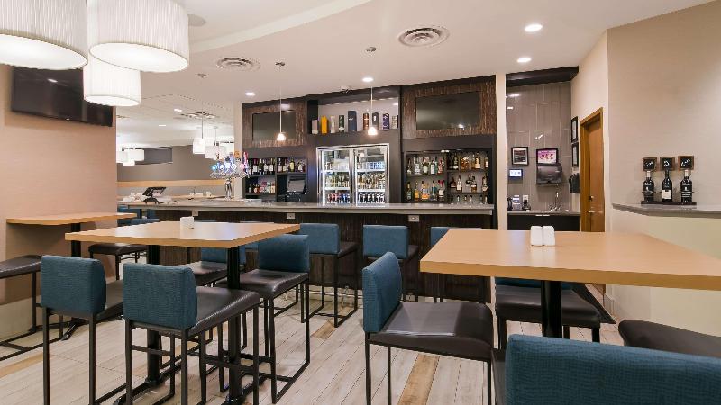 فندق Best Western Plus Sawridge Suites