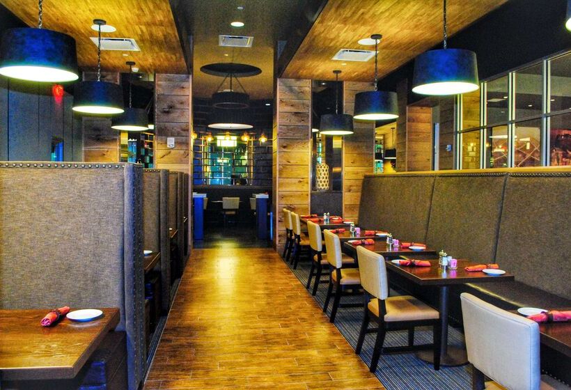 هتل Doubletree By Hilton Reading