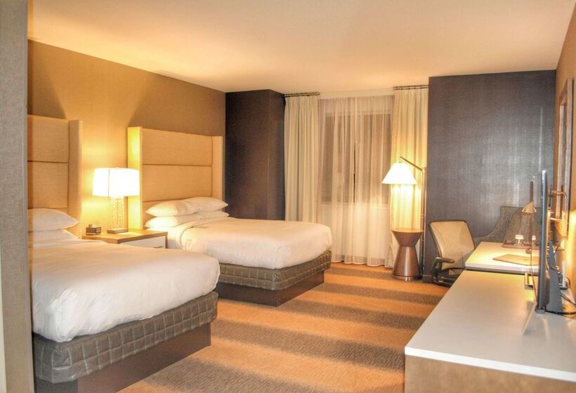 هتل Doubletree By Hilton Reading