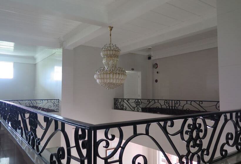 فندق Emiramona Garden