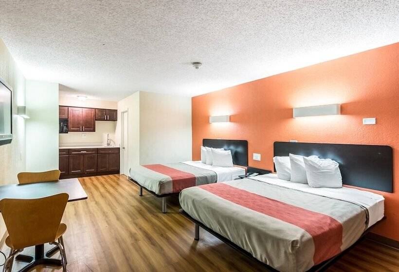 Отель Red Carpet Inn  New Brunswick