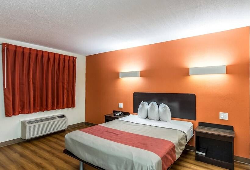 Отель Red Carpet Inn  New Brunswick