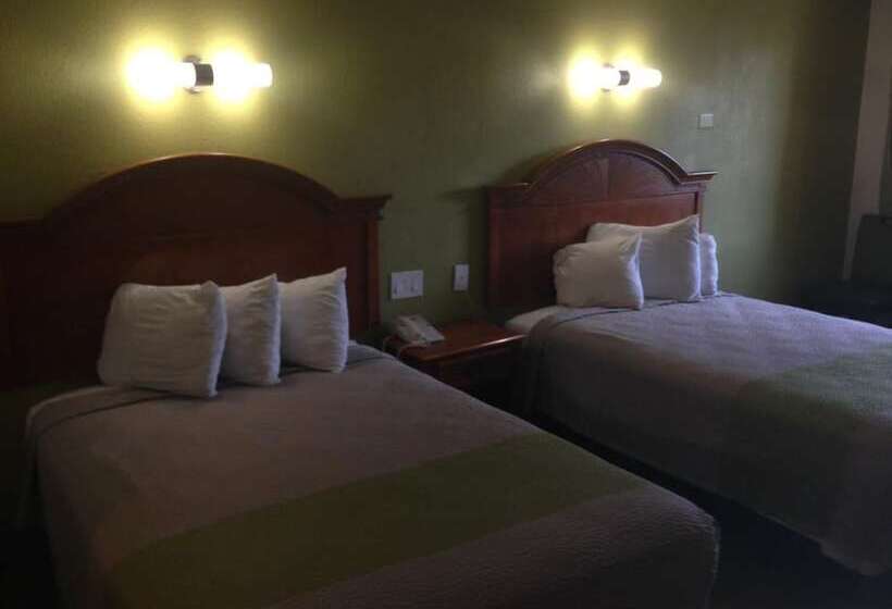 Отель Red Carpet Inn  New Brunswick