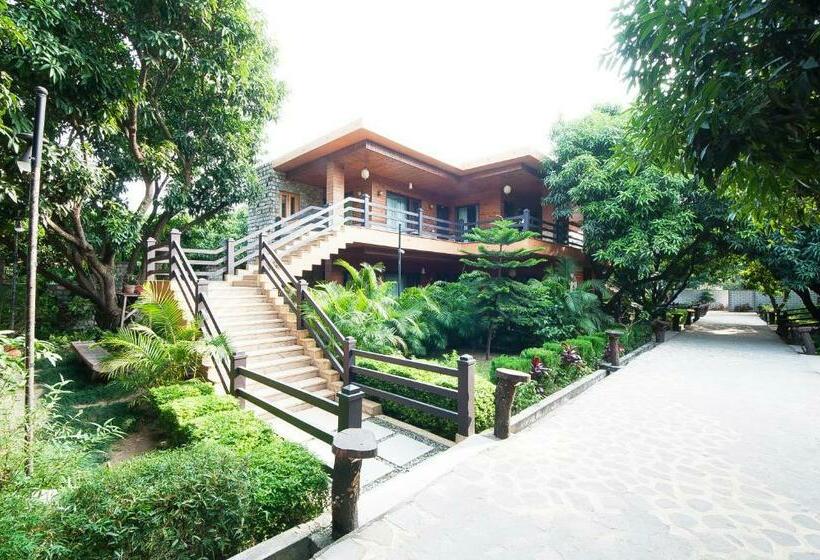 Tuskar S Riverside Resort