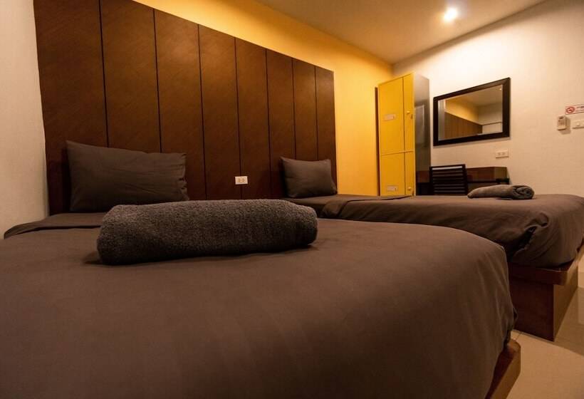 Sunny Hostel Chiangmai @tha Pae