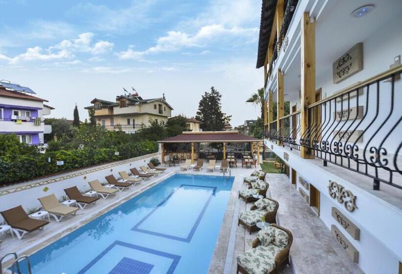 Amore Hotel Teki̇rova