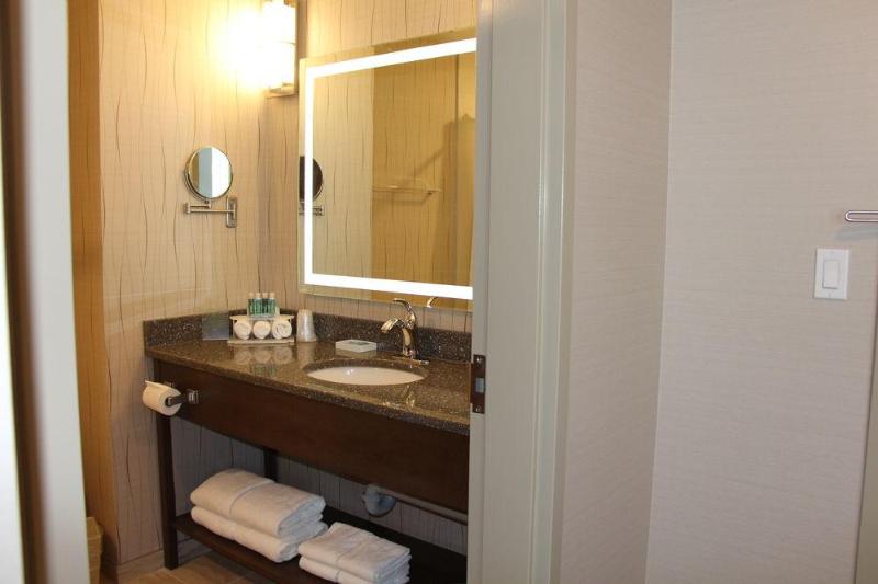فندق Holiday Inn Express & Suites Cold Lake, An Ihg