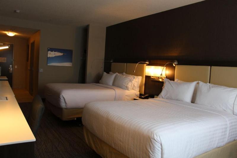 فندق Holiday Inn Express & Suites Cold Lake, An Ihg