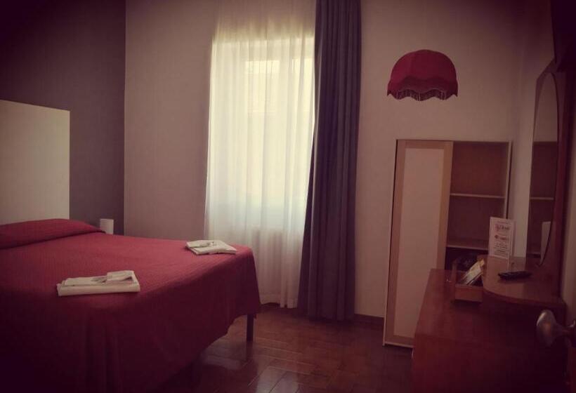 بنسيون Piccola Firenze