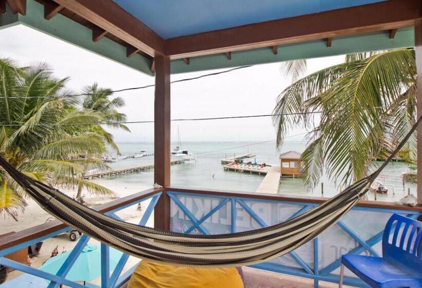 Sandbar Beachfront Hostel & Restaurant